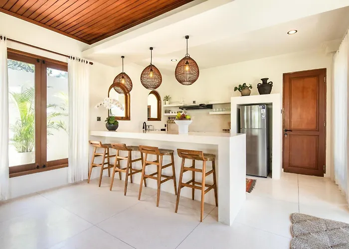 Ferienhaus Luxury 4br Haven, 3min To Canggu's Elegance Canggu