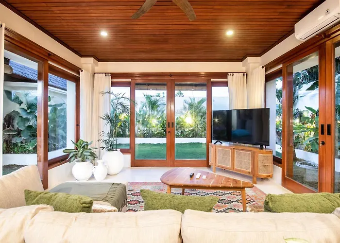 Ferienhaus Luxury 4br Haven, 3min To Canggu's Elegance