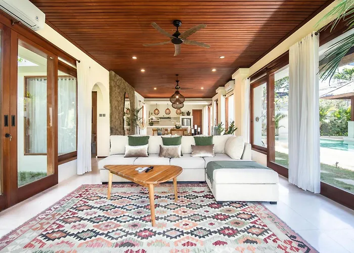 Luxury 4br Haven, 3min To Canggu's Elegance Canggu