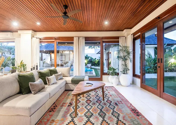 Colonial-Style 4Br Villa, 400M To Canggu Beach