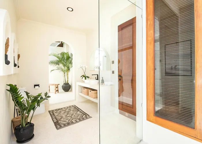 Newly Renovated 4Br Villa 400M To Canggu Beach بيت للعطل *