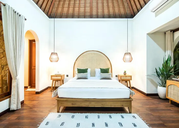 Ferienhaus Luxury 4br Haven, 3min To Canggu's Elegance Canggu