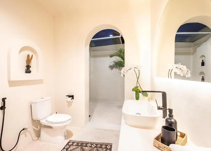 Luxury 4br Haven, 3min To Canggu's Elegance Canggu
