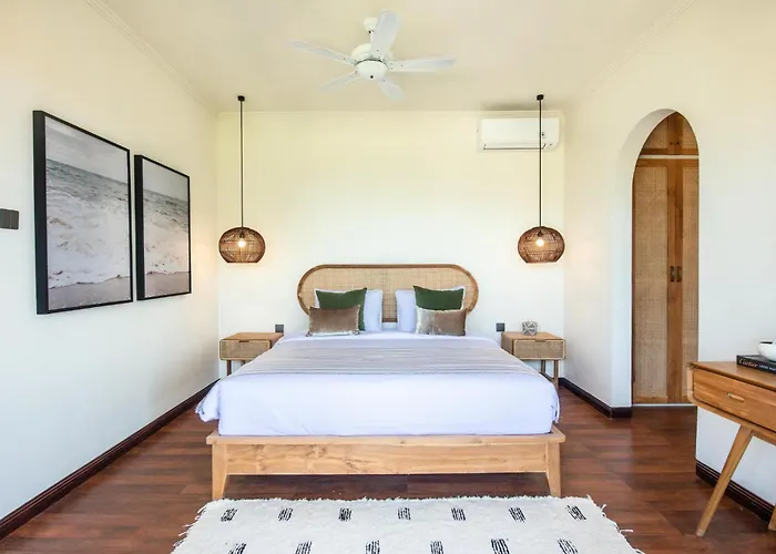 Luxury 4br Haven, 3min To Canggu's Elegance Canggu