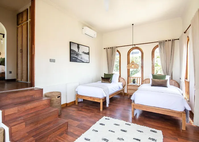 Luxury 4br Haven, 3min To Canggu's Elegance Canggu