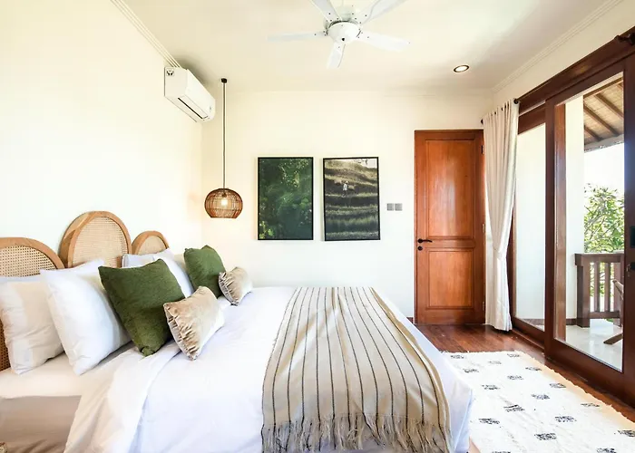 Newly Renovated 4Br Villa 400M To Canggu Beach بيت للعطل *