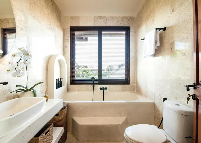 Сasa de vacaciones Colonial-Style 4Br Villa, 400M To Canggu Beach *
