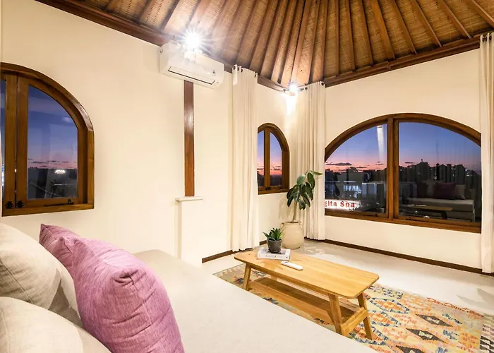 Luxury 4br Haven, 3min To Canggu's Elegance Canggu